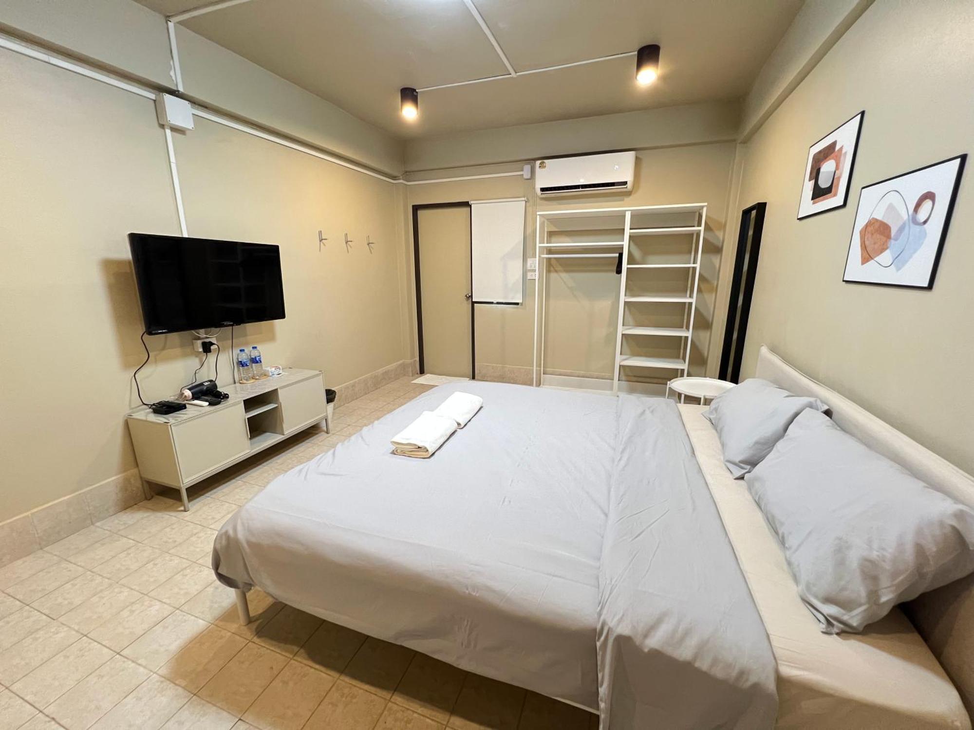 Zimmer mit Kingsize-Bett
